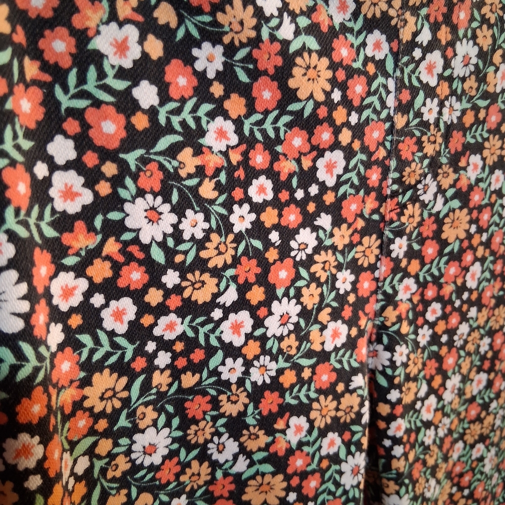 Floral Patterned Pants - Picture 4 of 4